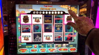 Neptune's Gold Slots Review